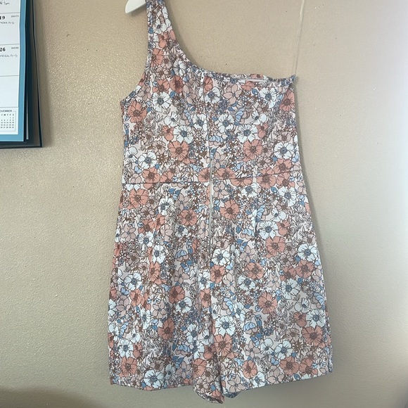 floral romper - Picture 2 of 2
